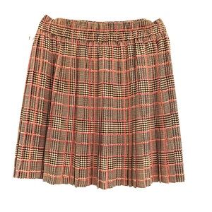 Banana Republic silky houndstooth pleated skirt.